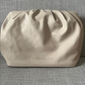 Moroccanoil Soft Gathered Cosmetic Clutch - Beige